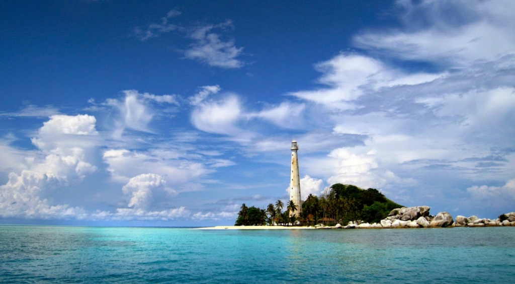 Gambar Pemandangan Pulau Lengkuas Belitung